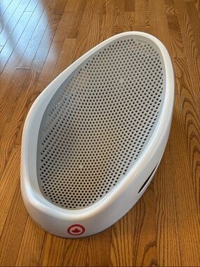 White Baby Bath Support Seat with Non-Slip Mesh